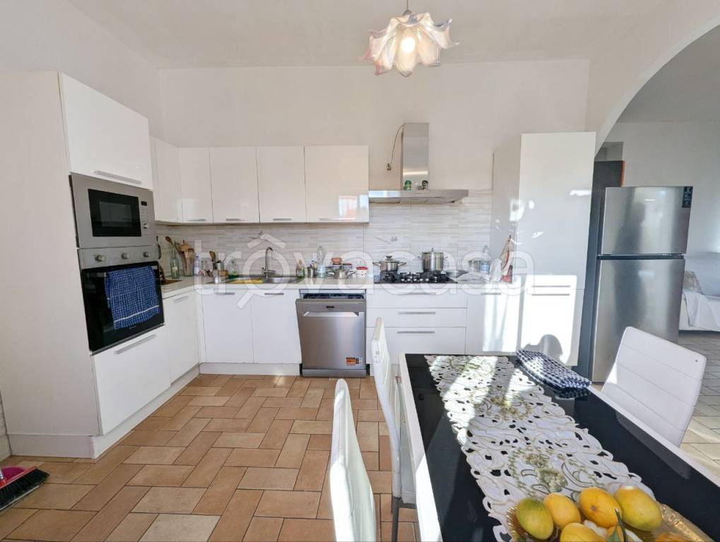 casa indipendente in vendita ad Aprilia in zona Fossignano