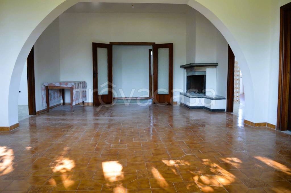 casa indipendente in vendita ad Aprilia in zona Campo di Carne