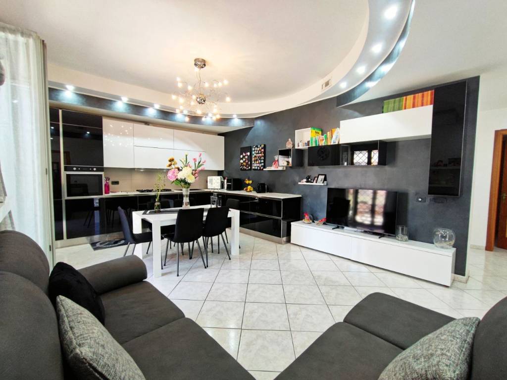 appartamento in vendita ad Aprilia in zona Campoleone