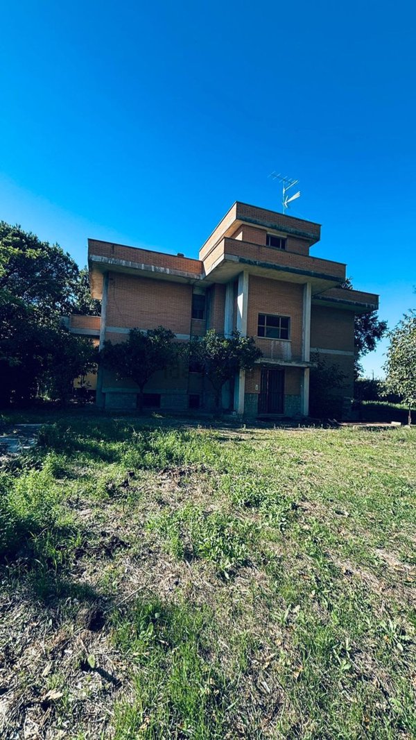 casa indipendente in vendita ad Aprilia