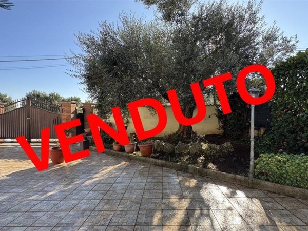 casa indipendente in vendita ad Aprilia
