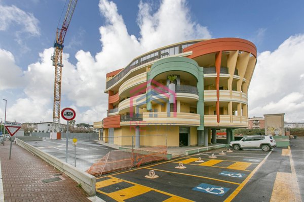 locale commerciale in vendita ad Aprilia