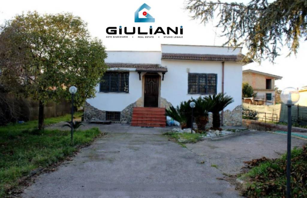 casa indipendente in vendita ad Aprilia in zona Pantanelle