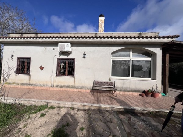 casa indipendente in vendita ad Aprilia in zona Pantanelle