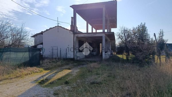 appartamento in vendita ad Aprilia