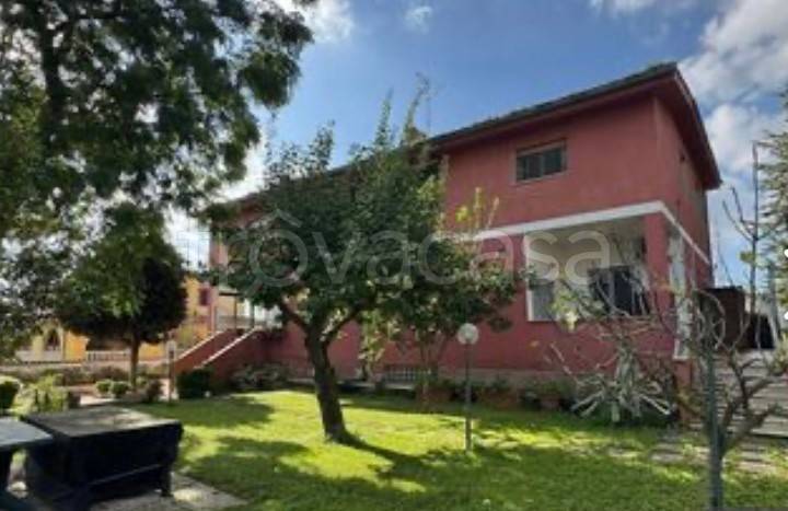 casa indipendente in vendita ad Aprilia in zona Campoleone