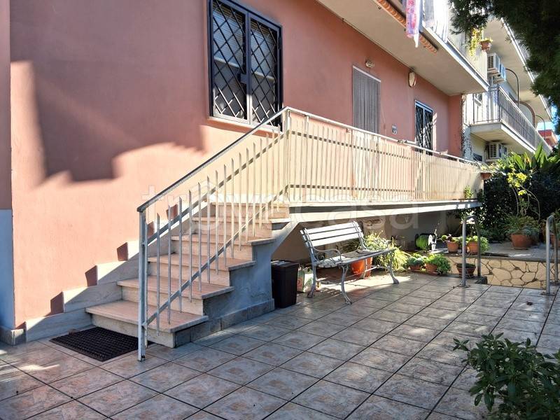 appartamento in vendita ad Aprilia in zona Leda