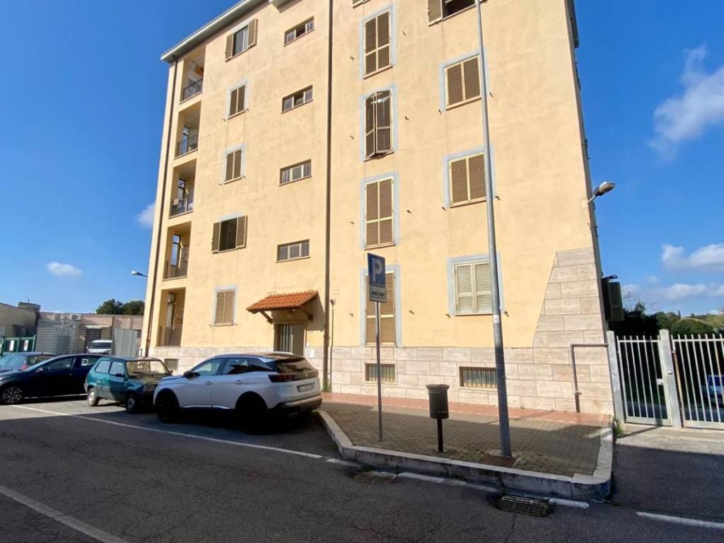 appartamento in vendita ad Aprilia in zona Campoleone