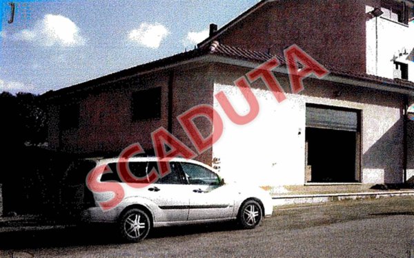 capannone in vendita ad Aprilia in zona Fossignano