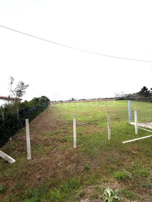 terreno agricolo in vendita ad Aprilia in zona Campo di Carne