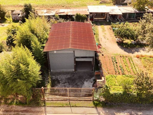 locale commerciale in vendita ad Aprilia in zona Campo di Carne