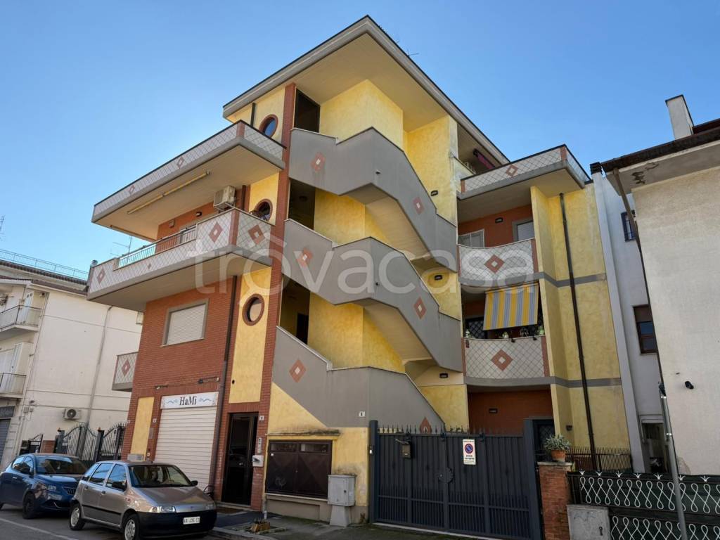 appartamento in vendita ad Aprilia