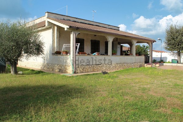 casa indipendente in vendita ad Aprilia in zona Campo di Carne