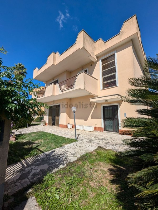 casa indipendente in vendita ad Aprilia