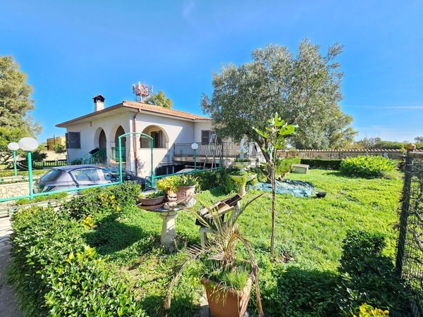 pentavano in vendita ad Aprilia