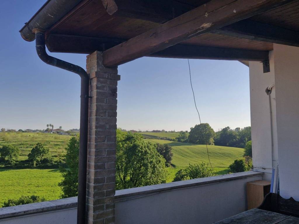 casa indipendente in vendita ad Aprilia in zona Riserva Nuova