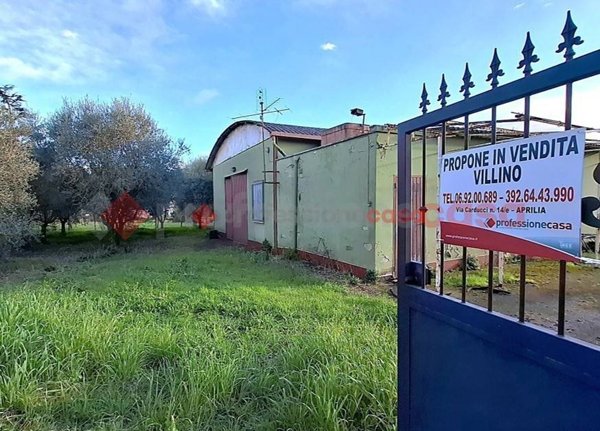 casa indipendente in vendita ad Aprilia in zona Leda