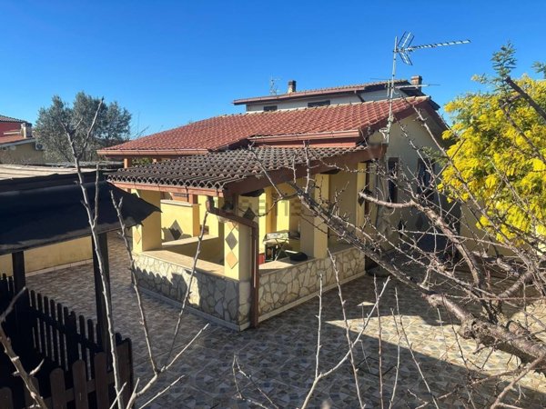 appartamento in vendita ad Aprilia in zona Genio Civile