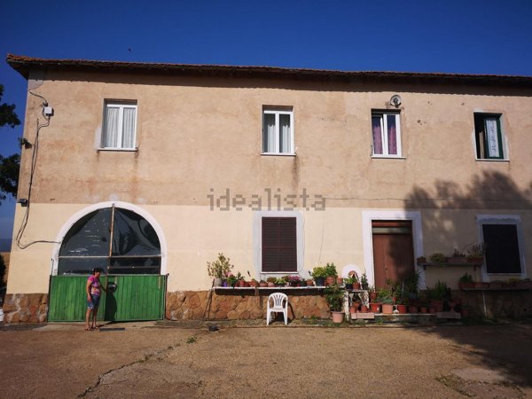 casale in vendita ad Aprilia