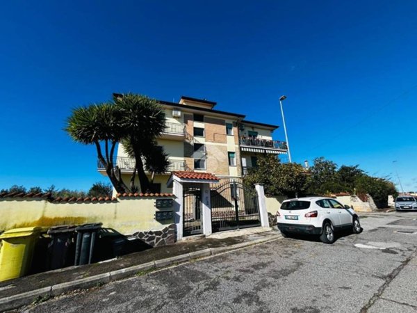 appartamento in vendita ad Aprilia in zona Fossignano