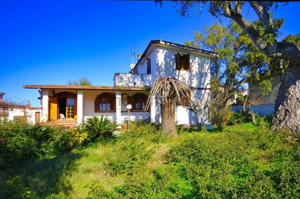 casa indipendente in vendita ad Aprilia in zona Cogna