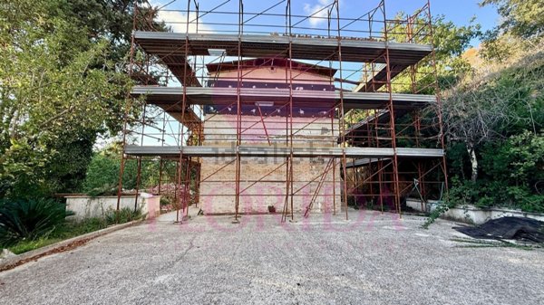 casa indipendente in vendita ad Aprilia