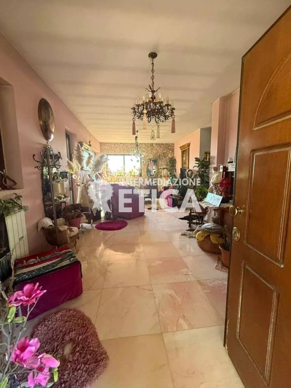 casa indipendente in vendita ad Aprilia in zona Fossignano