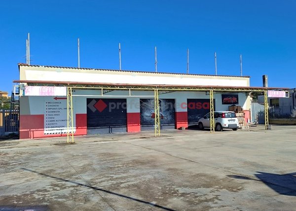 negozio in vendita ad Aprilia