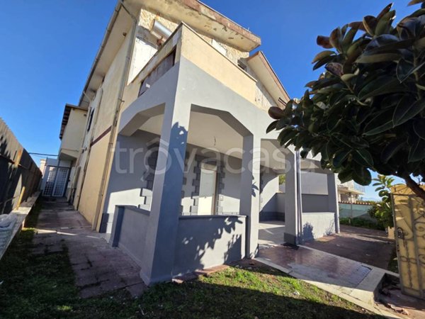 appartamento in vendita ad Aprilia in zona Pantanelle