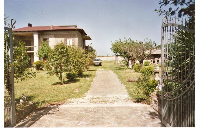 casa indipendente in vendita ad Aprilia