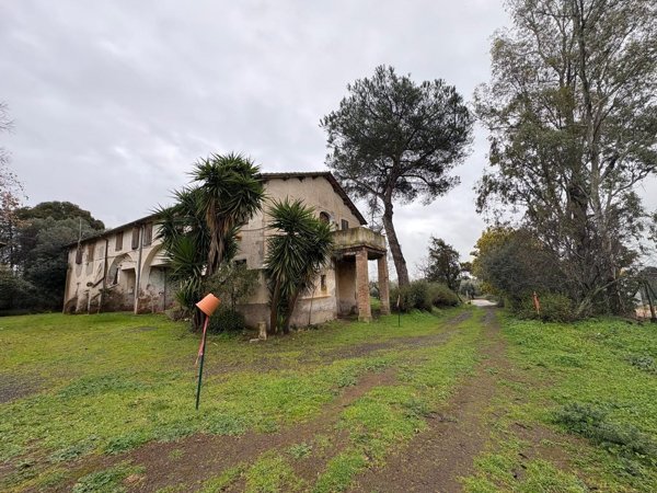 casale in vendita ad Aprilia