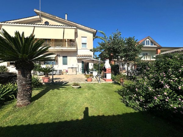 appartamento in vendita ad Aprilia