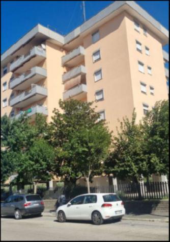 negozio in vendita ad Aprilia