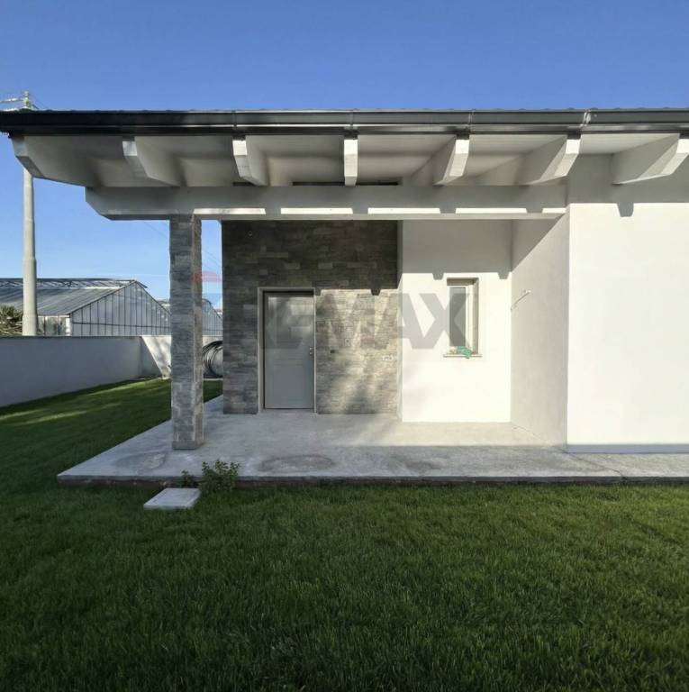 casa indipendente in vendita ad Aprilia in zona Torre del Padiglione