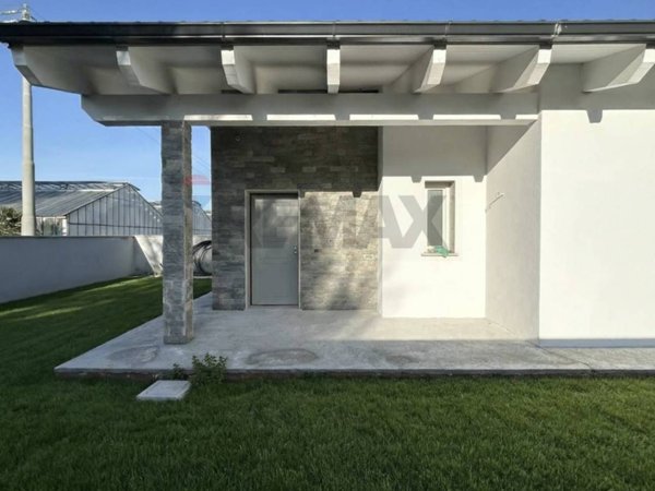 casa indipendente in vendita ad Aprilia