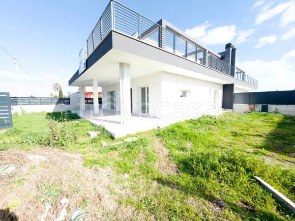 casa indipendente in vendita ad Aprilia in zona Torre del Padiglione