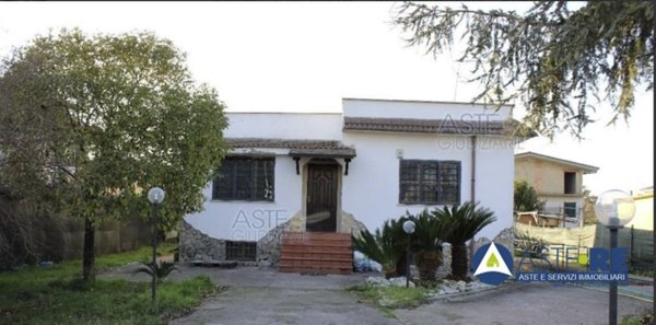 casa indipendente in vendita ad Aprilia