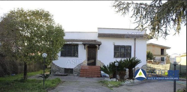 casa indipendente in vendita ad Aprilia in zona Pantanelle