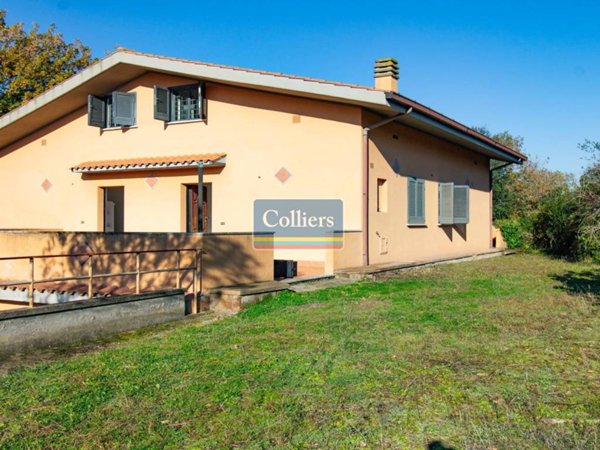 casa indipendente in vendita ad Aprilia in zona Fossignano