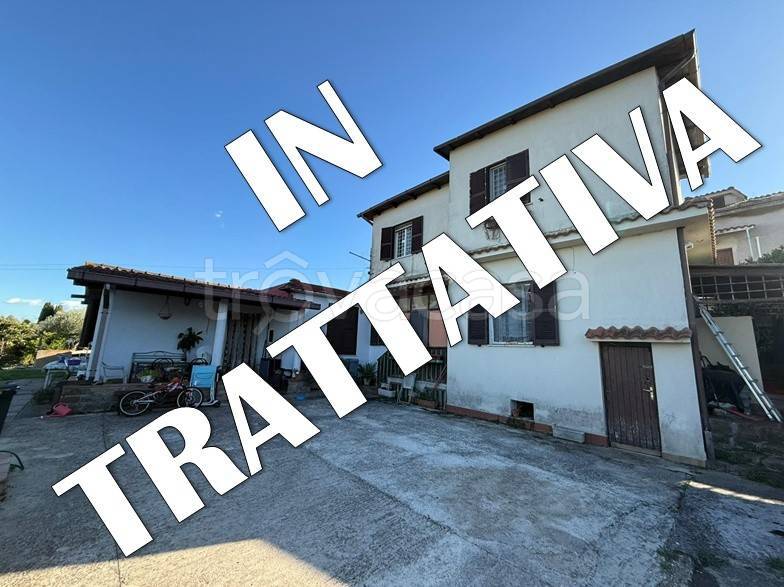 casa indipendente in vendita ad Aprilia in zona Fossignano