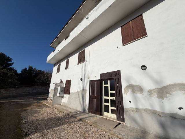 appartamento in vendita ad Aprilia in zona Fossignano