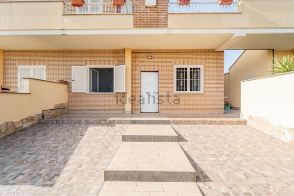 appartamento in vendita ad Aprilia in zona Camilleri-Vallelata