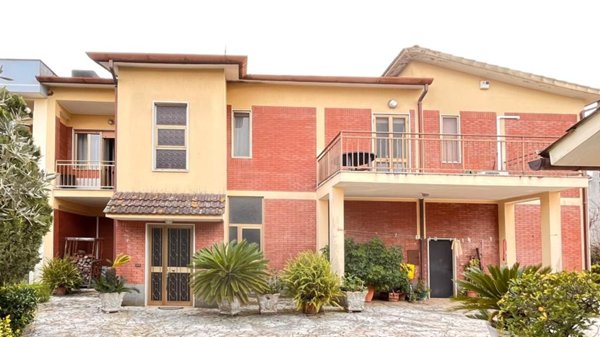 casa indipendente in vendita ad Aprilia