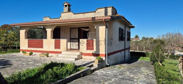 casa indipendente in vendita ad Aprilia in zona Campo di Carne