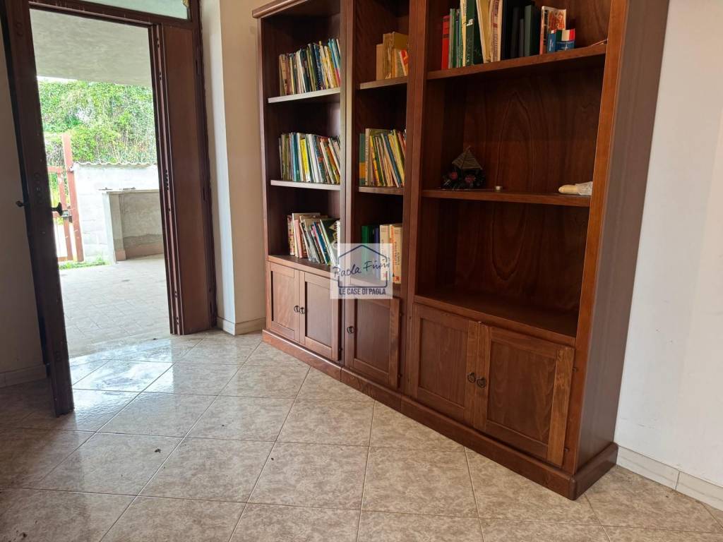 casa indipendente in vendita ad Aprilia in zona Casalazzara