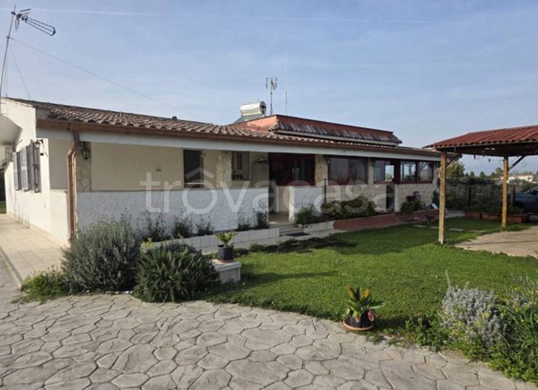 casa indipendente in vendita ad Aprilia in zona Campoverde