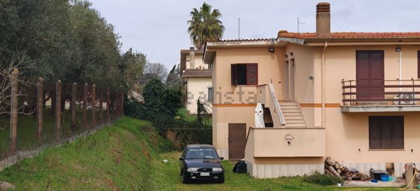 appartamento in vendita ad Aprilia in zona Campo di Carne