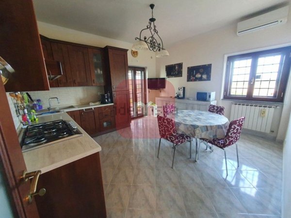 appartamento in vendita ad Aprilia in zona Cogna