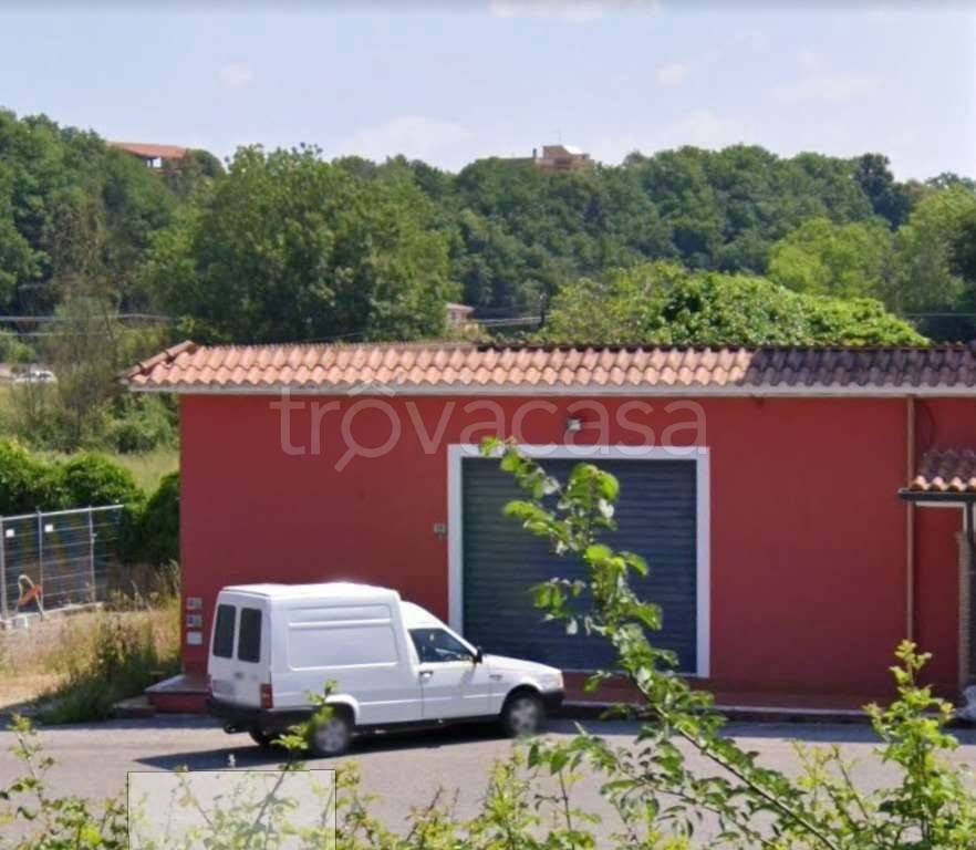 capannone in vendita ad Aprilia in zona Fossignano