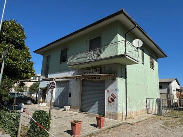 appartamento in vendita ad Aprilia in zona Campoverde